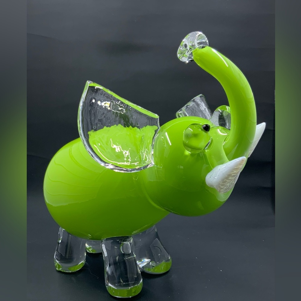 Catherine Labonté,  CAT Art Glass Elephant